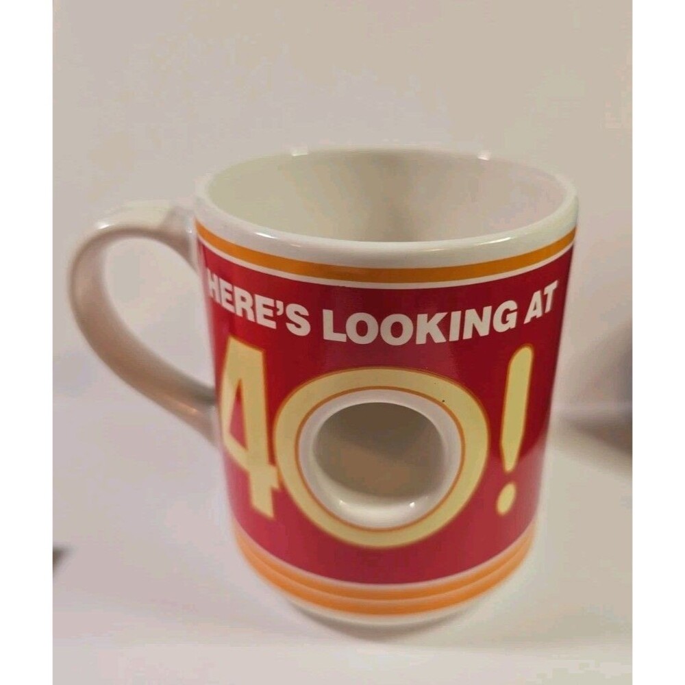 Coffee Cup Papel ‘Here's Looking at 40!’ w/ Peek Hole in Middle Novelty Birthday